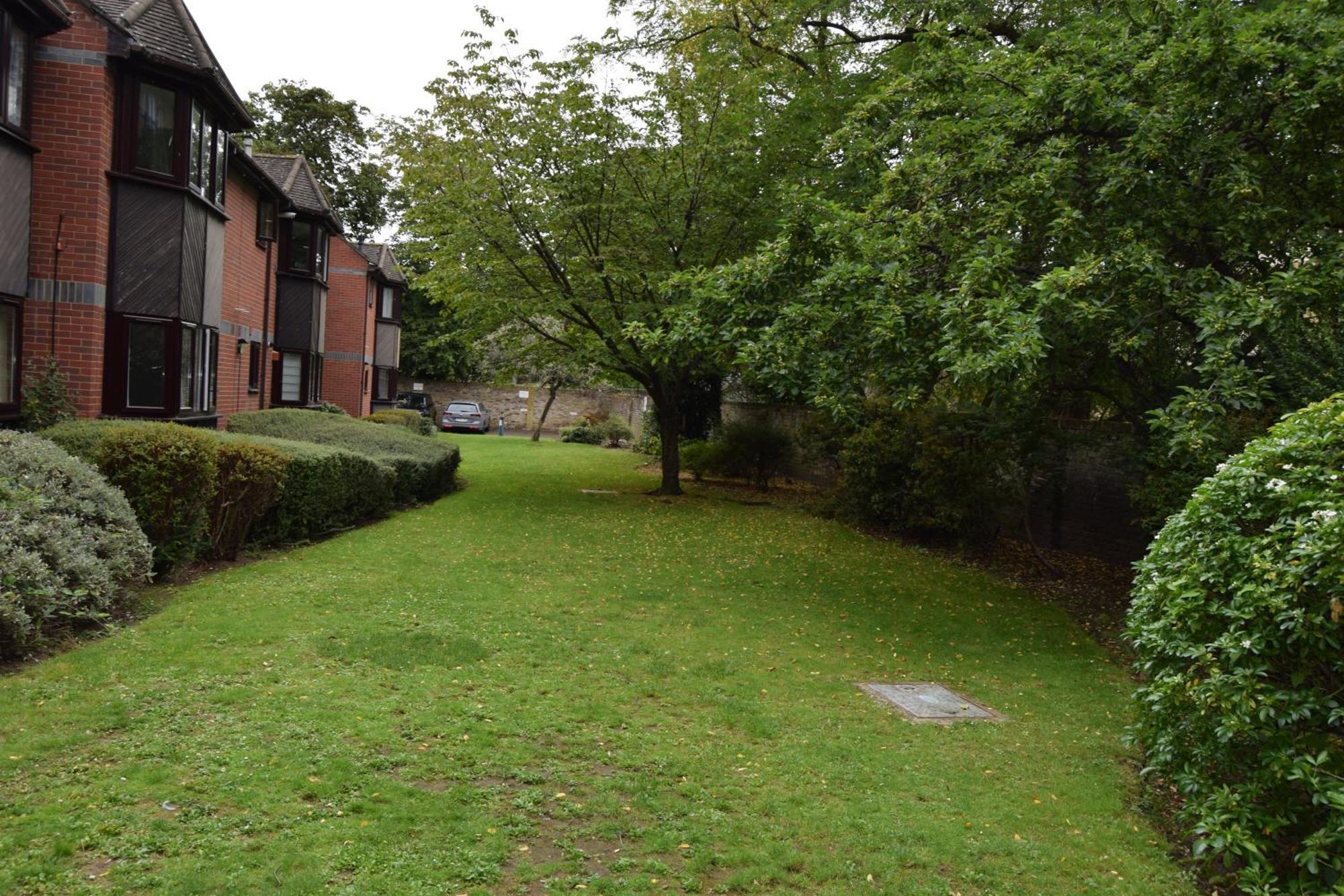 Apartment Spacious Flat With Free Parking In Croydon